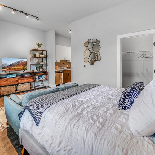 bedroom with easy access to the bathroom